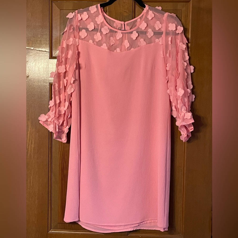 NWT CeCe Women’s Mixed Media Clover Clip Pink Dress Size Medium - Picture 2 of 6